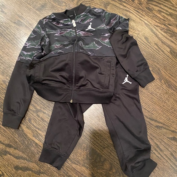 jordan camo sweatsuit